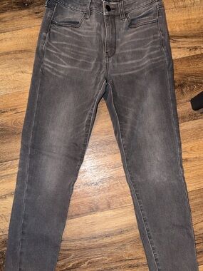 American Eagle Outfitters Women's Gray Washed Jeans